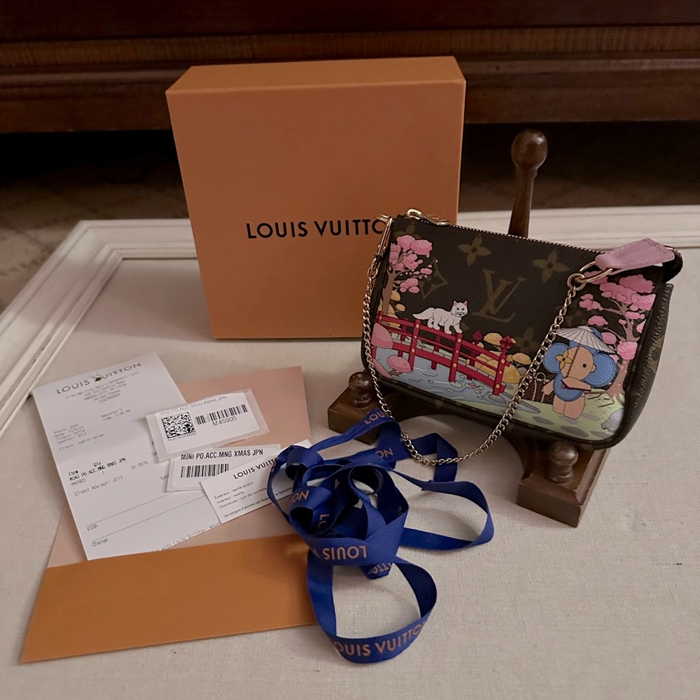 Louis Vuitton Multicolor Clutch with Chain